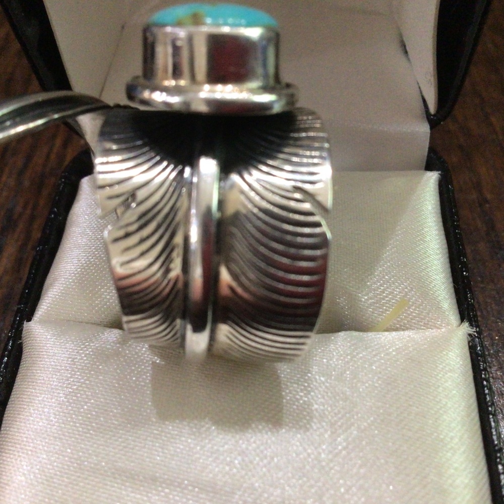 Navajo Natural turquoise sterling silver ring. Size 8 1/2. - Picture 10 of 10